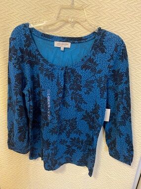 Jones New York Blue and Black Floral Scoop-Neck Long Sleeve Top